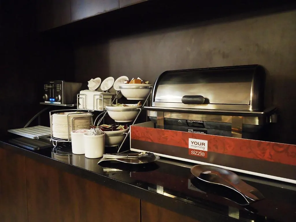 *** מלון Comfort Inn Toronto City Centre קנדה