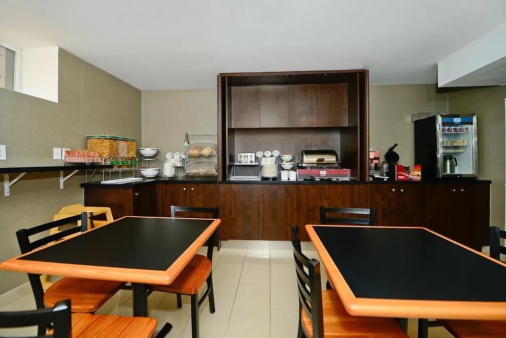 Comfort Inn Toronto City Centre 3*,  קנדה