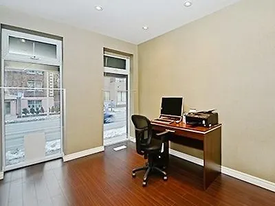מלון Comfort Inn Toronto City Centre