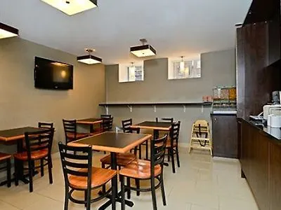 Comfort Inn Toronto City Centre קנדה