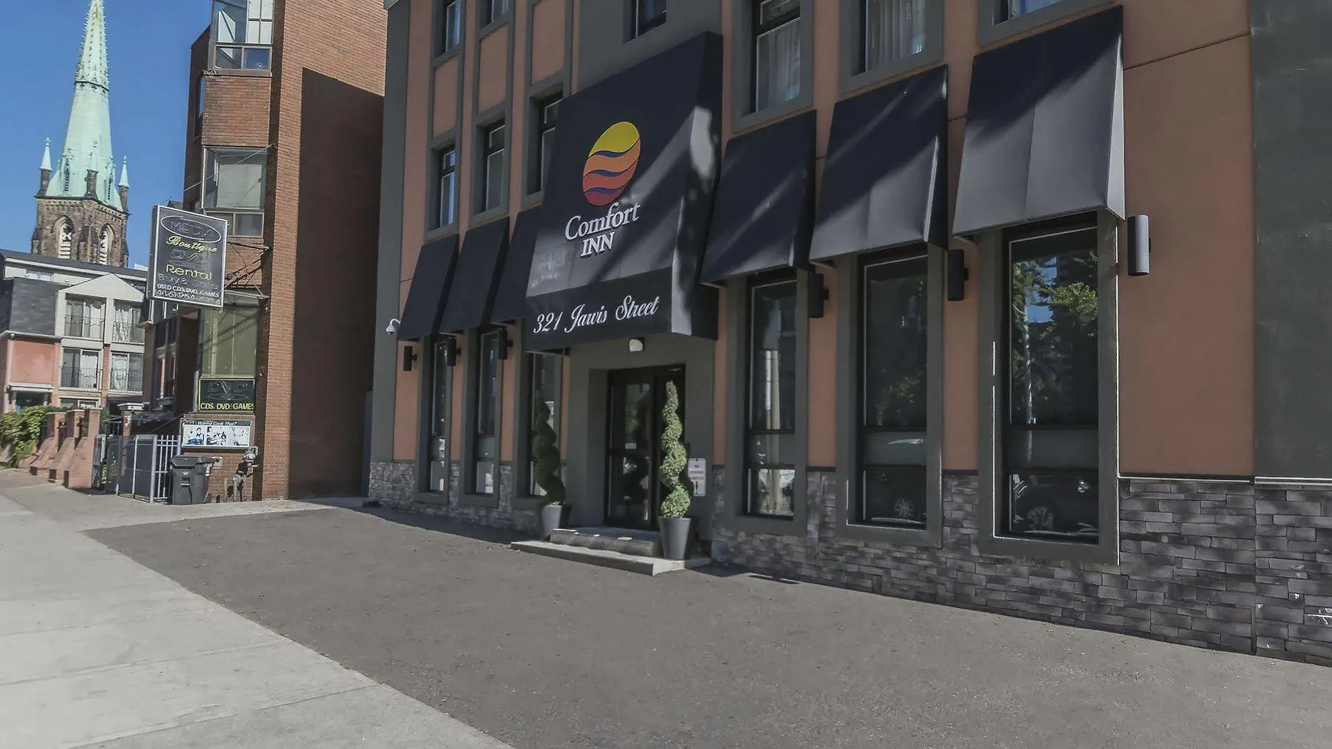 Comfort Inn Toronto City Centre 3*,